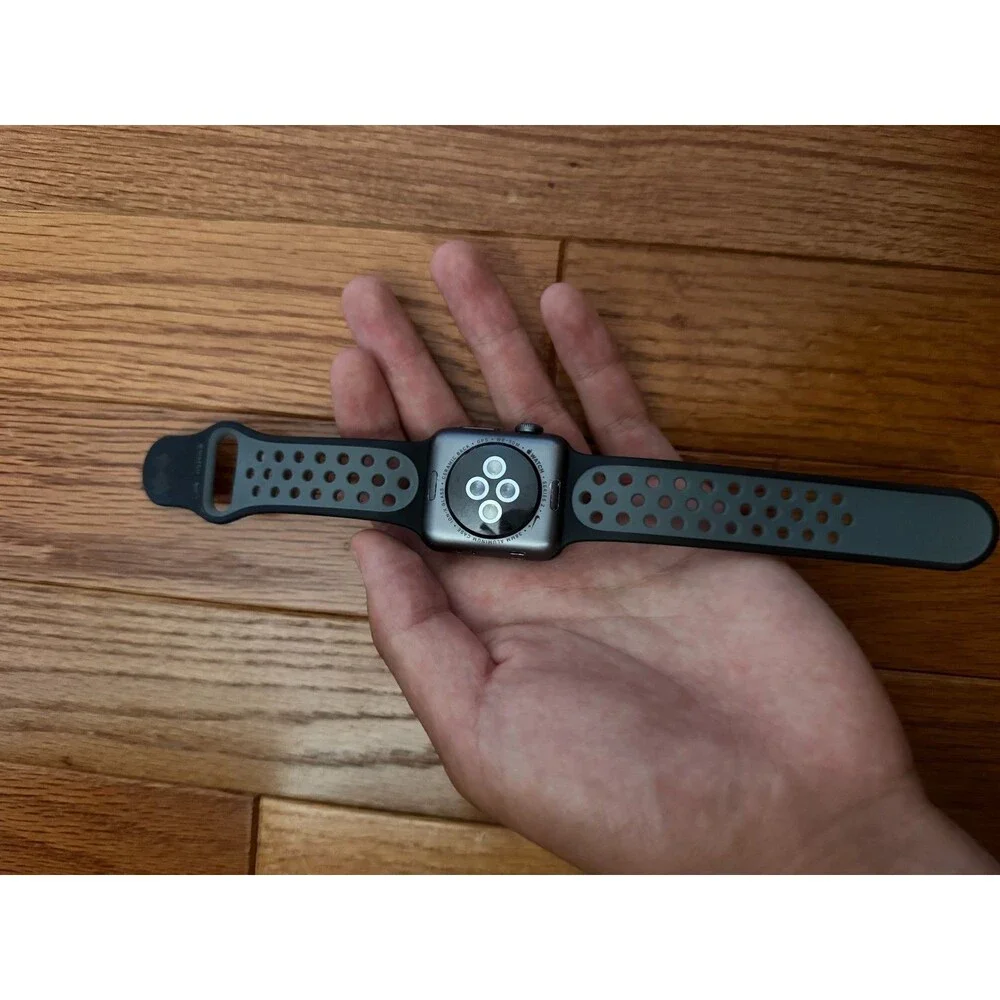 Nike Apple Watch Series 2 38mm aluminum case black